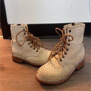 Freebird Manchester boots- white snake. Size 6.